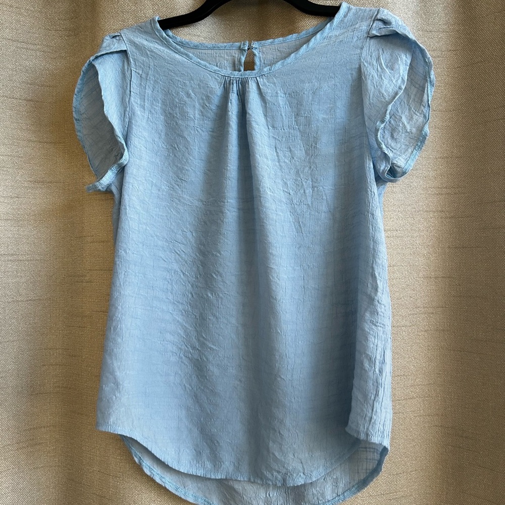 Petal Sleeve Large Blouse - Picture 2 of 4